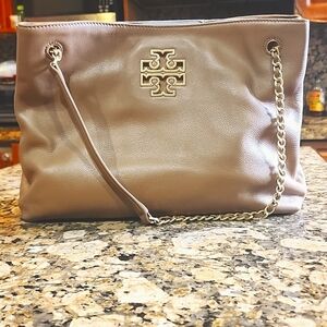 Tory Burch shoulder bag. New w/o tag